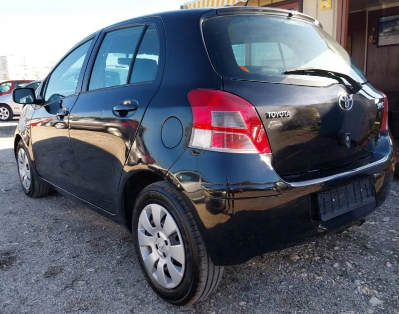 Toyota Yaris 1.33 VVT-i, снимка 4 - Автомобили и джипове - 47700740