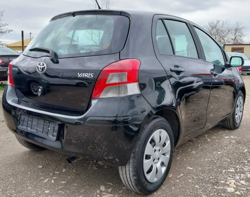Toyota Yaris 1.33 VVT-i, снимка 5 - Автомобили и джипове - 52660450