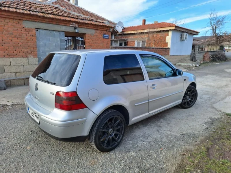 VW Golf, снимка 2 - Автомобили и джипове - 49419109