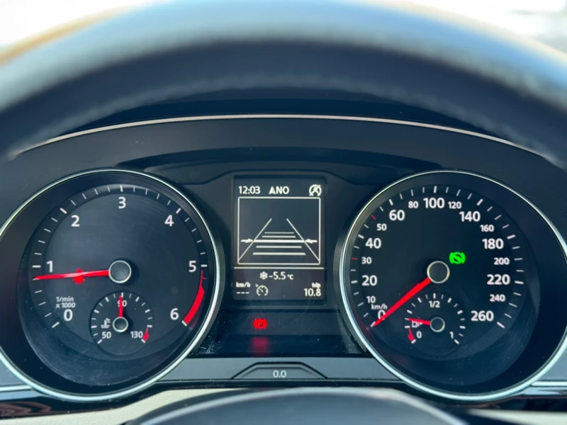 VW Passat, снимка 16 - Автомобили и джипове - 53151702