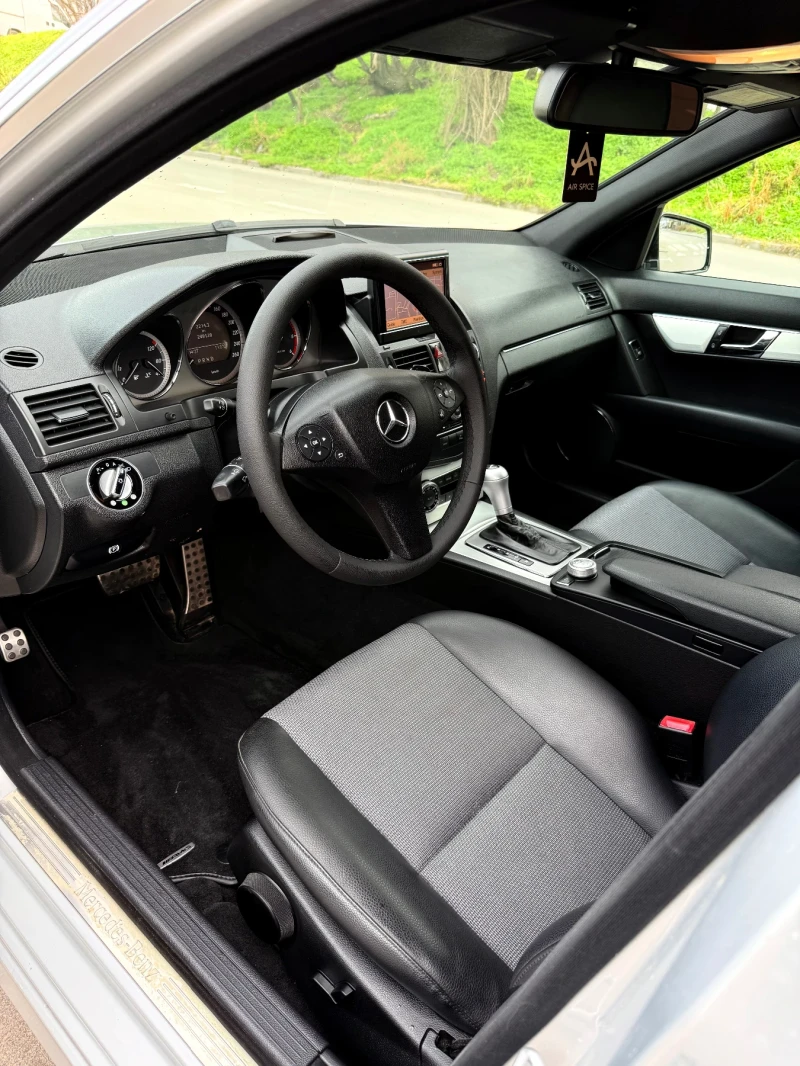 Mercedes-Benz C 220 AMG Optik OM646, снимка 12 - Автомобили и джипове - 53486798