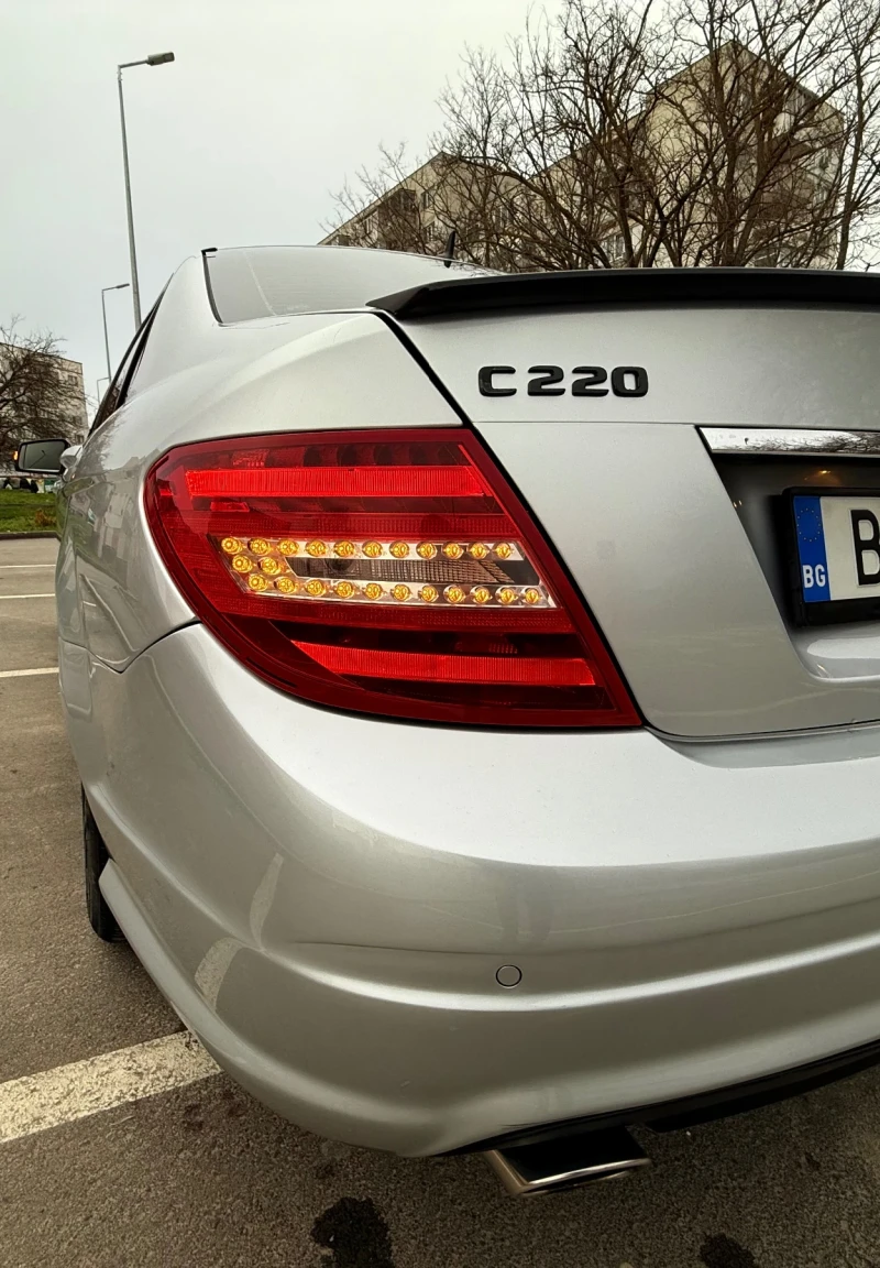 Mercedes-Benz C 220 AMG Optik OM646, снимка 9 - Автомобили и джипове - 53486798