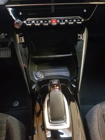 Peugeot 208, снимка 15 - Автомобили и джипове - 52961973