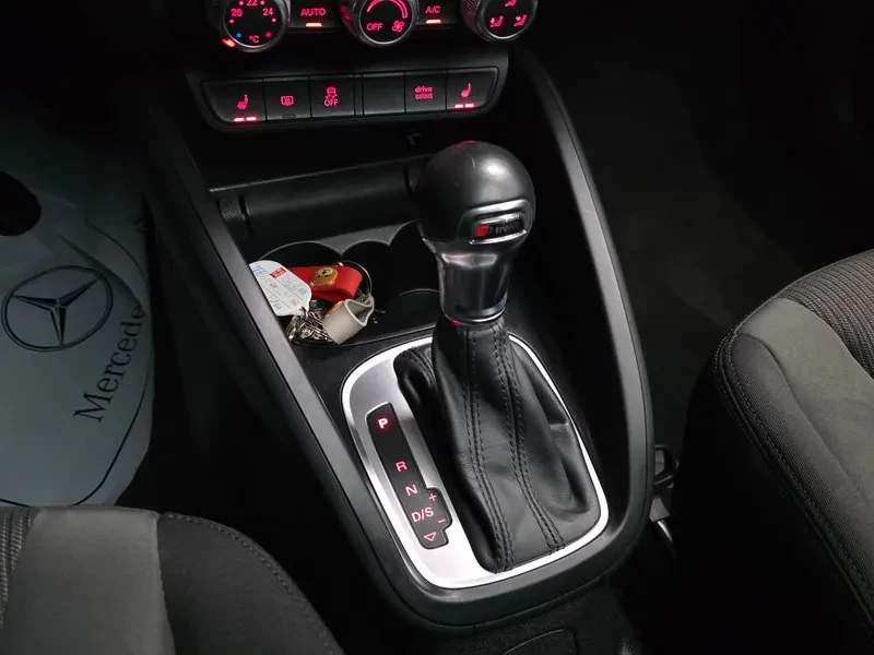 Audi A1 1.6 TDI, снимка 9 - Автомобили и джипове - 54125134