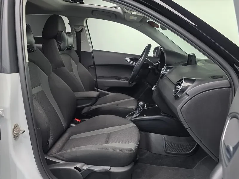 Audi A1 1.6 TDI, снимка 10 - Автомобили и джипове - 54125134