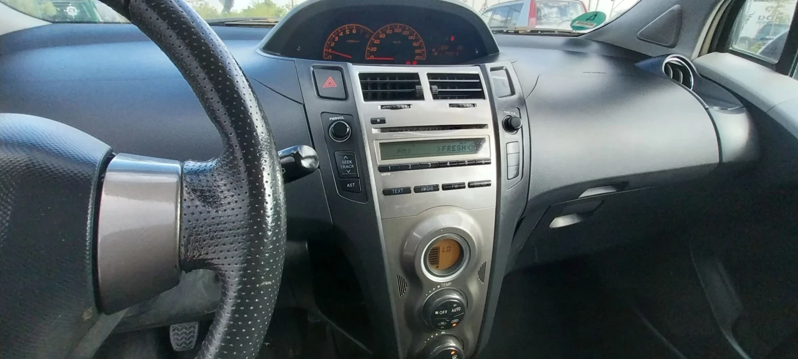 Toyota Yaris 1.3 100кс face  - изображение 7
