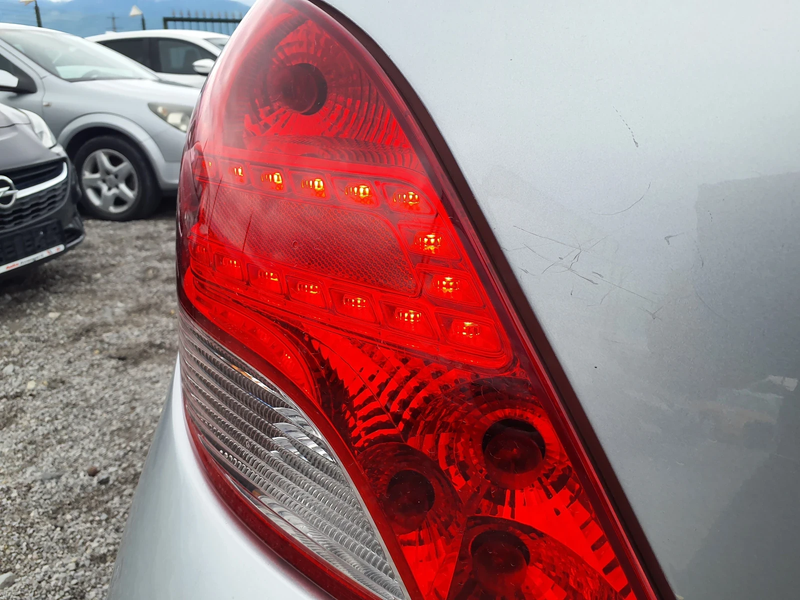 Peugeot 207 1.4I-NEW LED - изображение 5