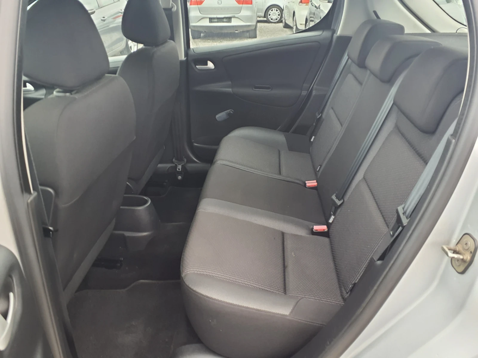 Peugeot 207 1.4I-NEW LED - изображение 10