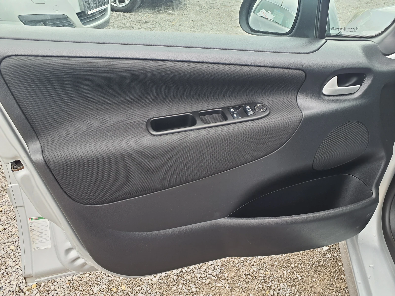Peugeot 207 1.4I-NEW LED - изображение 8