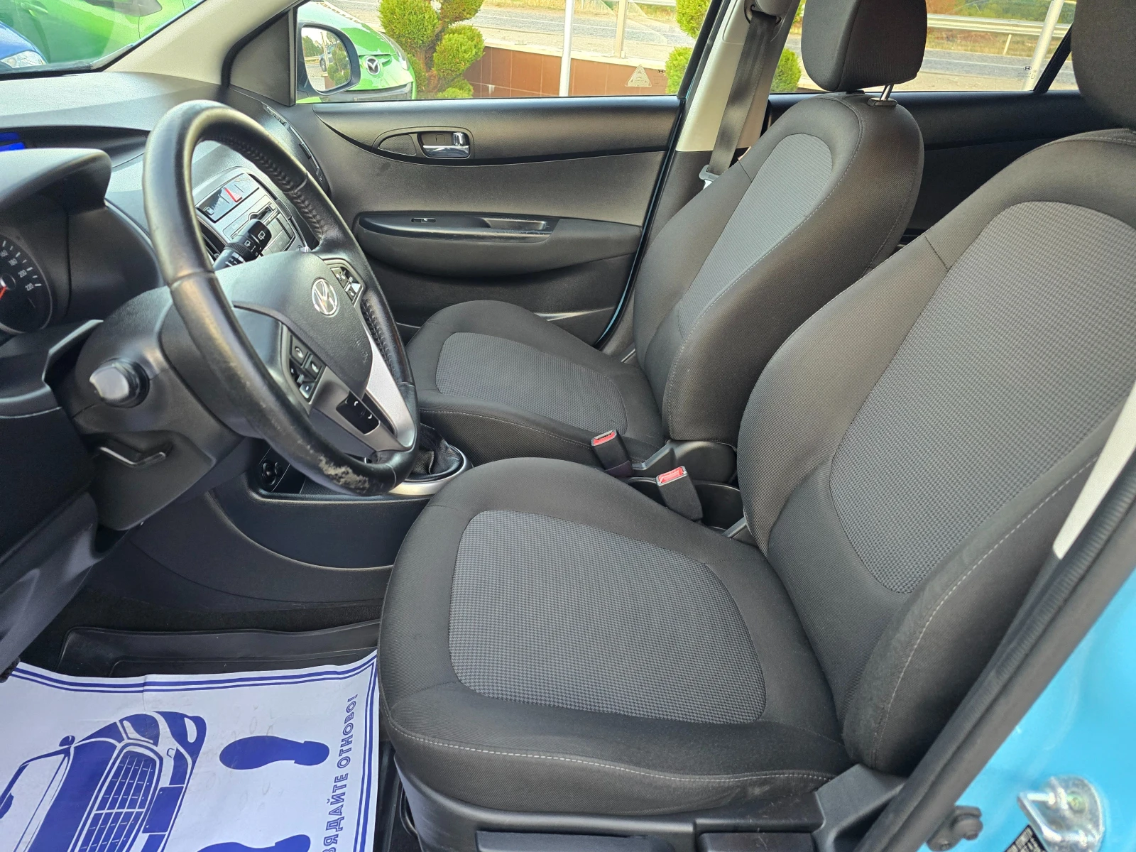 Hyundai I20 1.25 KLIMTRON REALNI KILOMETRI - изображение 10