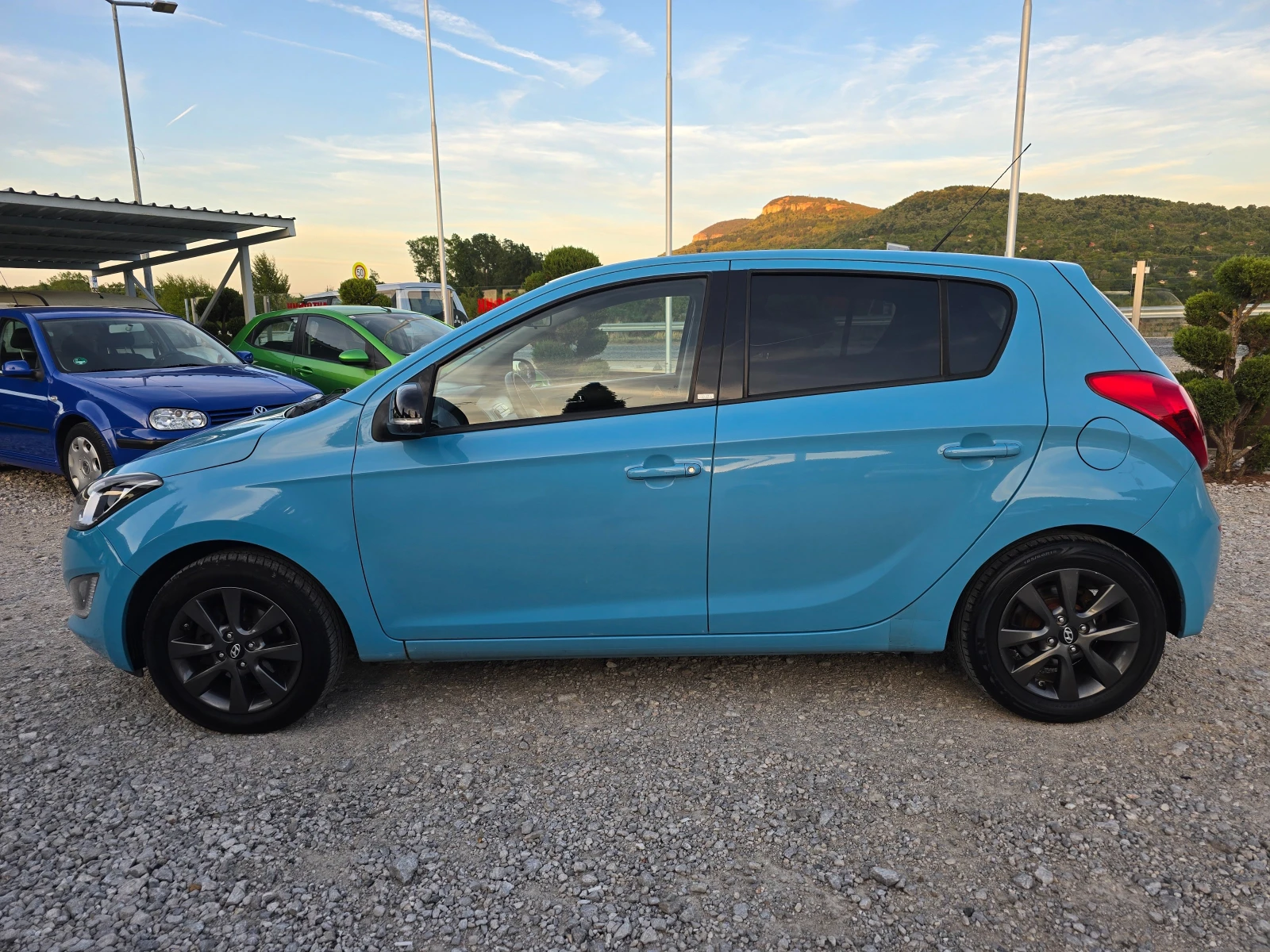 Hyundai I20 1.25 KLIMTRON REALNI KILOMETRI - изображение 2