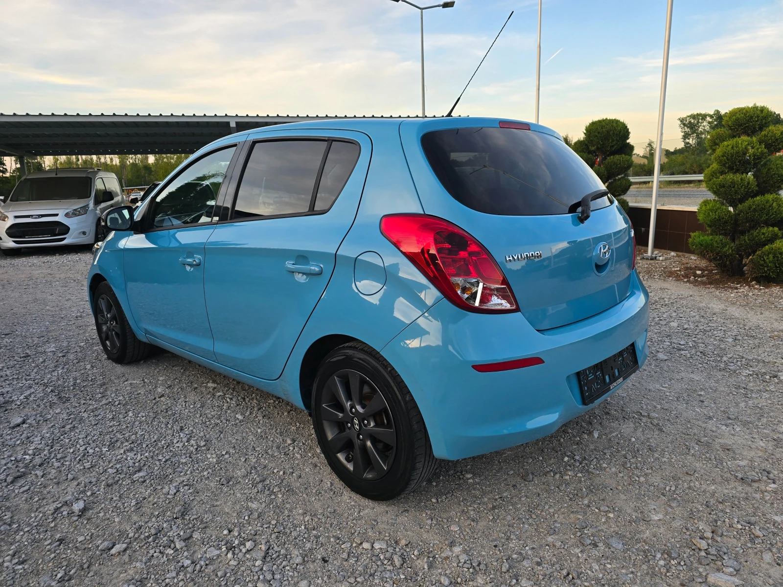 Hyundai I20 1.25 KLIMTRON REALNI KILOMETRI - изображение 3