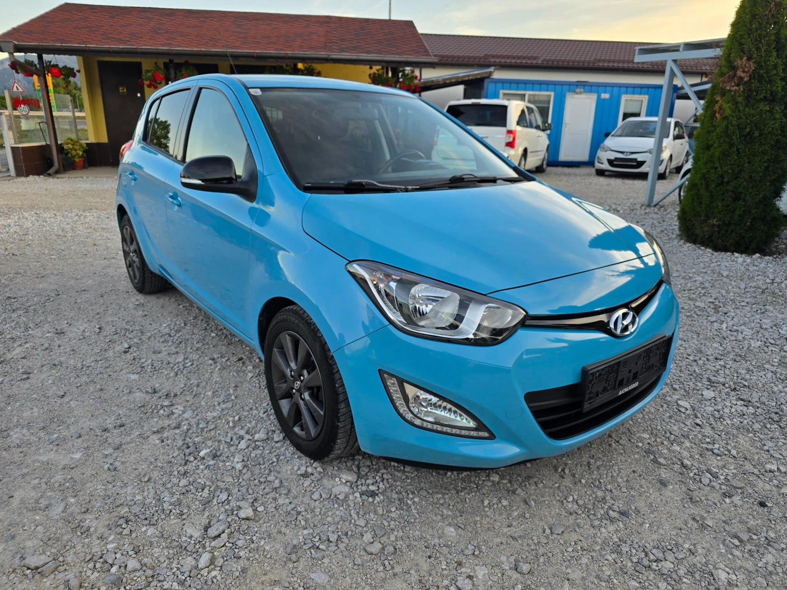 Hyundai I20 1.25 KLIMTRON REALNI KILOMETRI - изображение 7