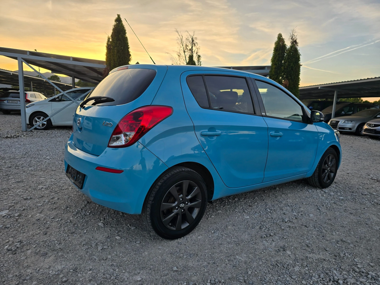 Hyundai I20 1.25 KLIMTRON REALNI KILOMETRI - изображение 5