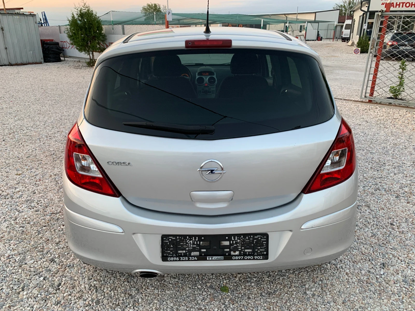Opel Corsa 1.4i - изображение 8