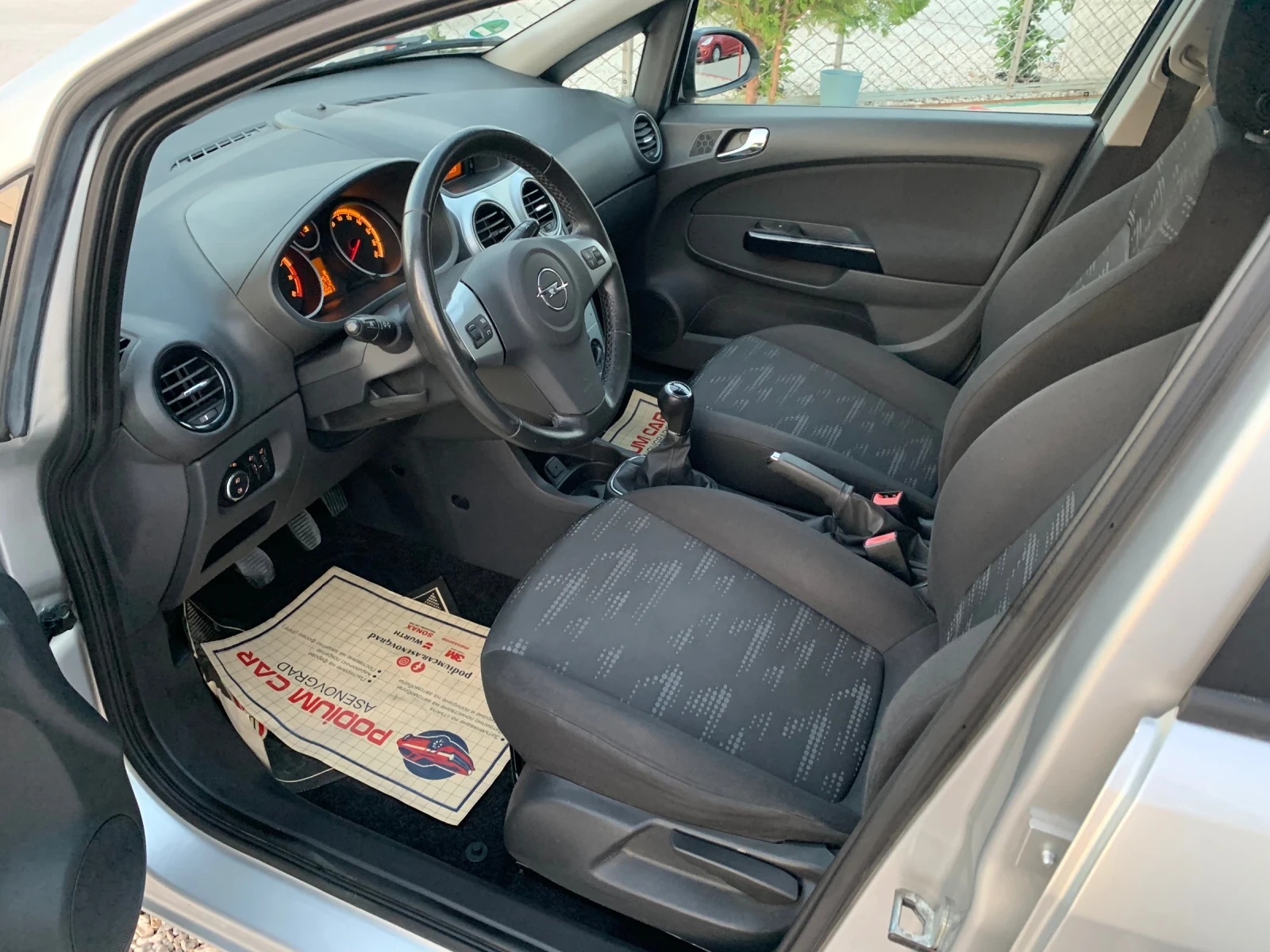 Opel Corsa 1.4i - изображение 9