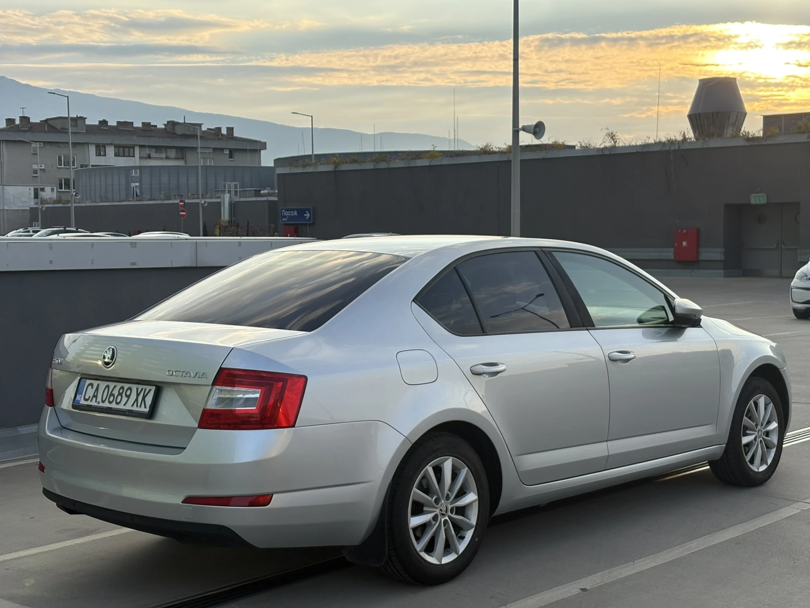 Skoda Octavia 2.0 TDI| 150 к.с| DSG| от България - изображение 4