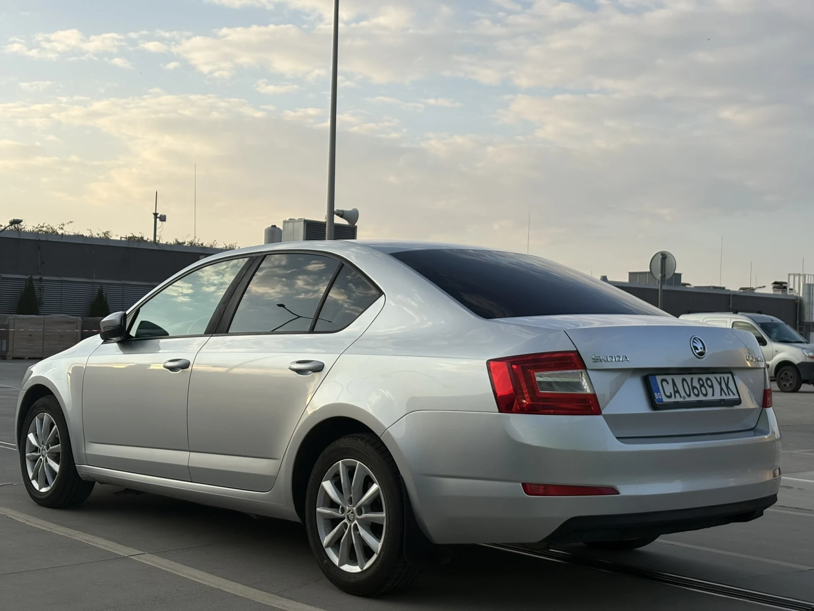 Skoda Octavia 2.0 TDI| 150 к.с| DSG| от България - изображение 6