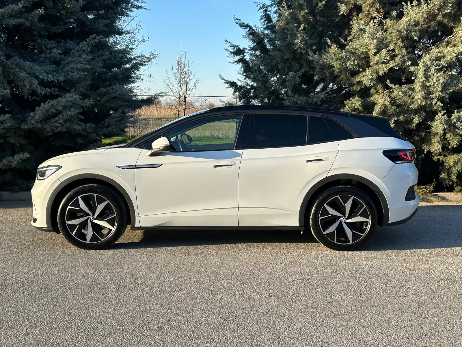 VW ID.4 GTX/77хил.км/Sport+ /MATRIX/360/Keyless/Масаж/FULL, снимка 8 - Автомобили и джипове - 53801709