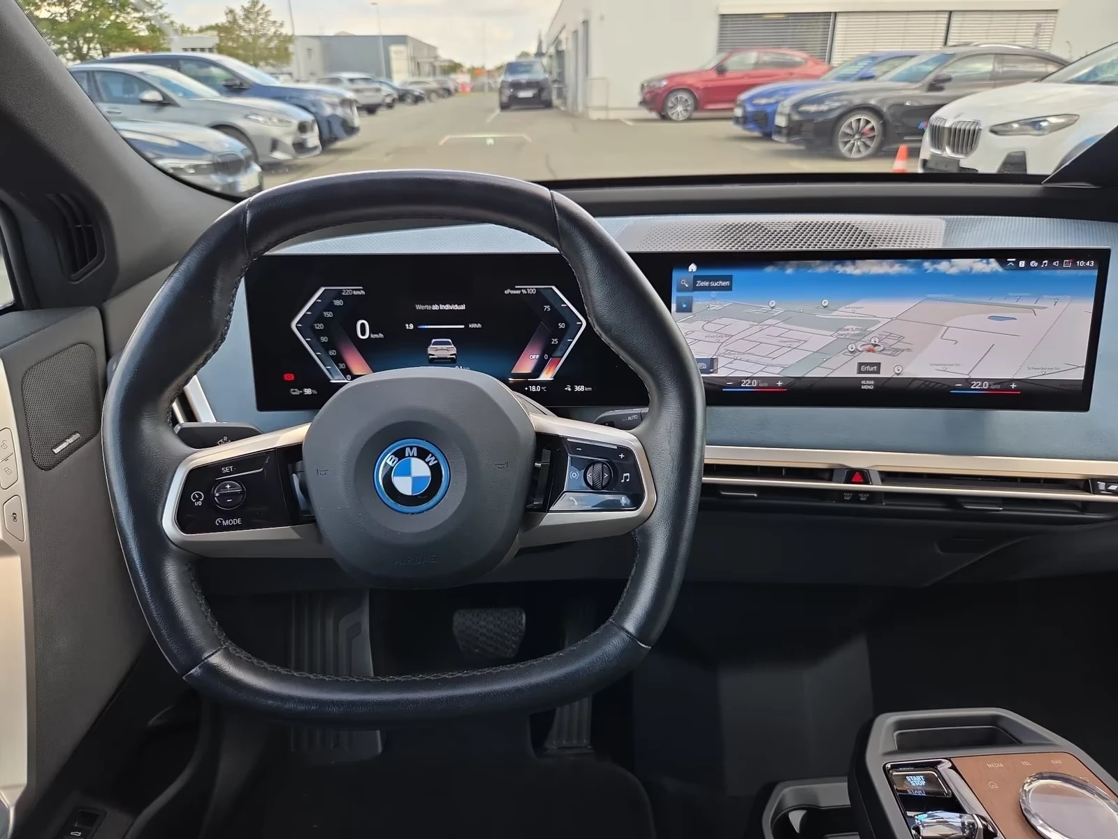 BMW iX 40 xDrive M Sport  Laser H/K HUD Soft  Keyless W/P, снимка 9 - Автомобили и джипове - 55387246