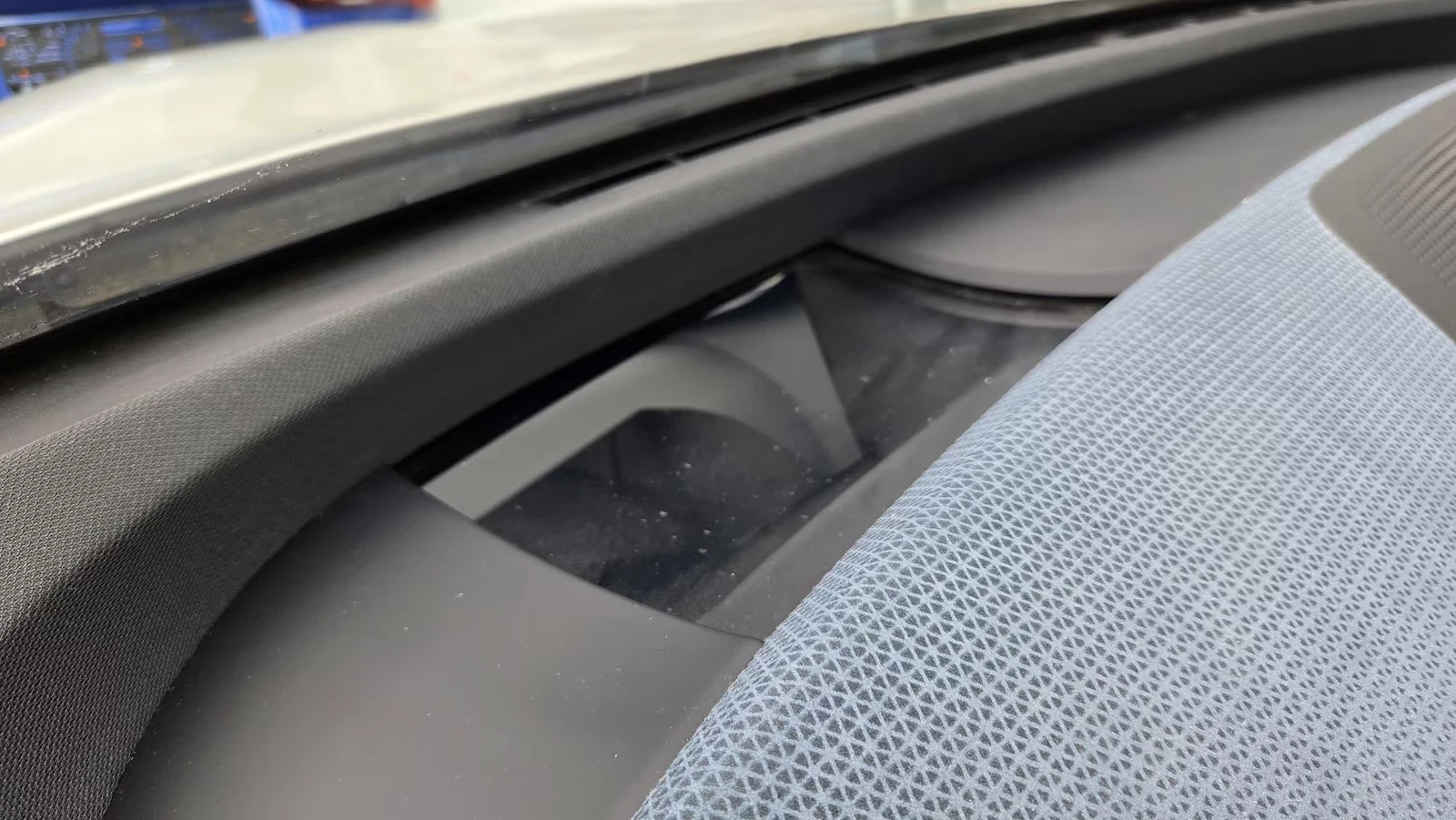 BMW iX 40 xDrive M Sport  Laser H/K HUD Soft  Keyless W/P, снимка 15 - Автомобили и джипове - 55387246