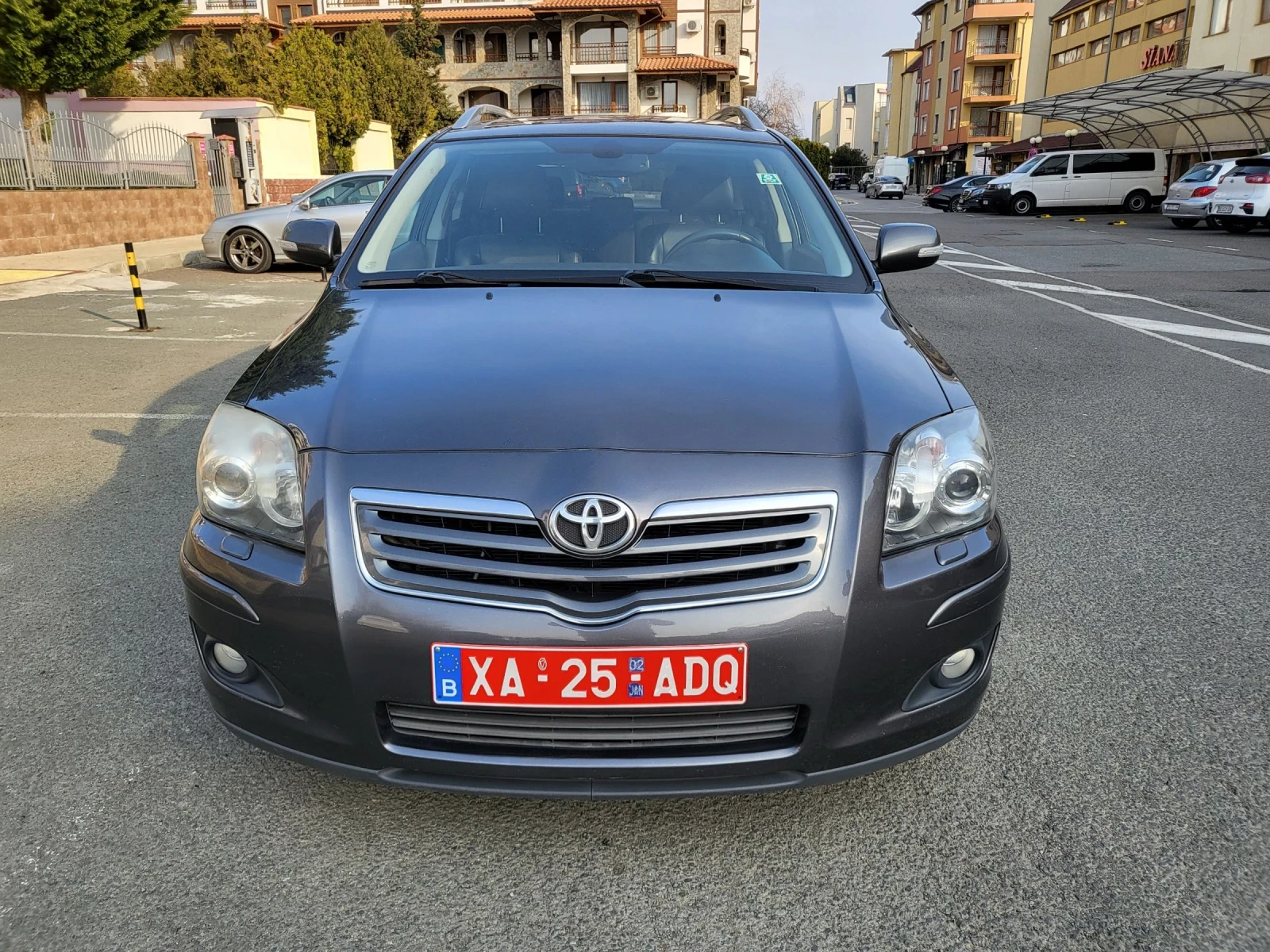Toyota Avensis Универсал , снимка 5 - Автомобили и джипове - 54148920