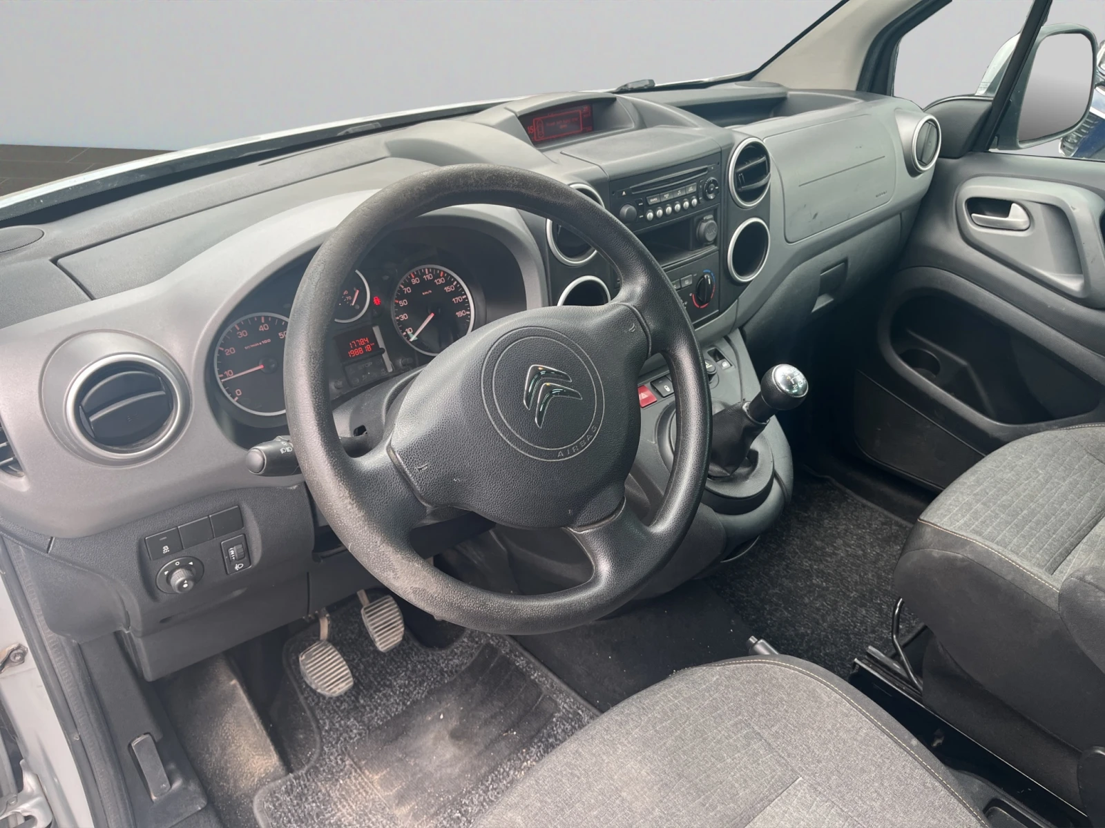 Citroen Berlingo, снимка 9 - Автомобили и джипове - 54631895