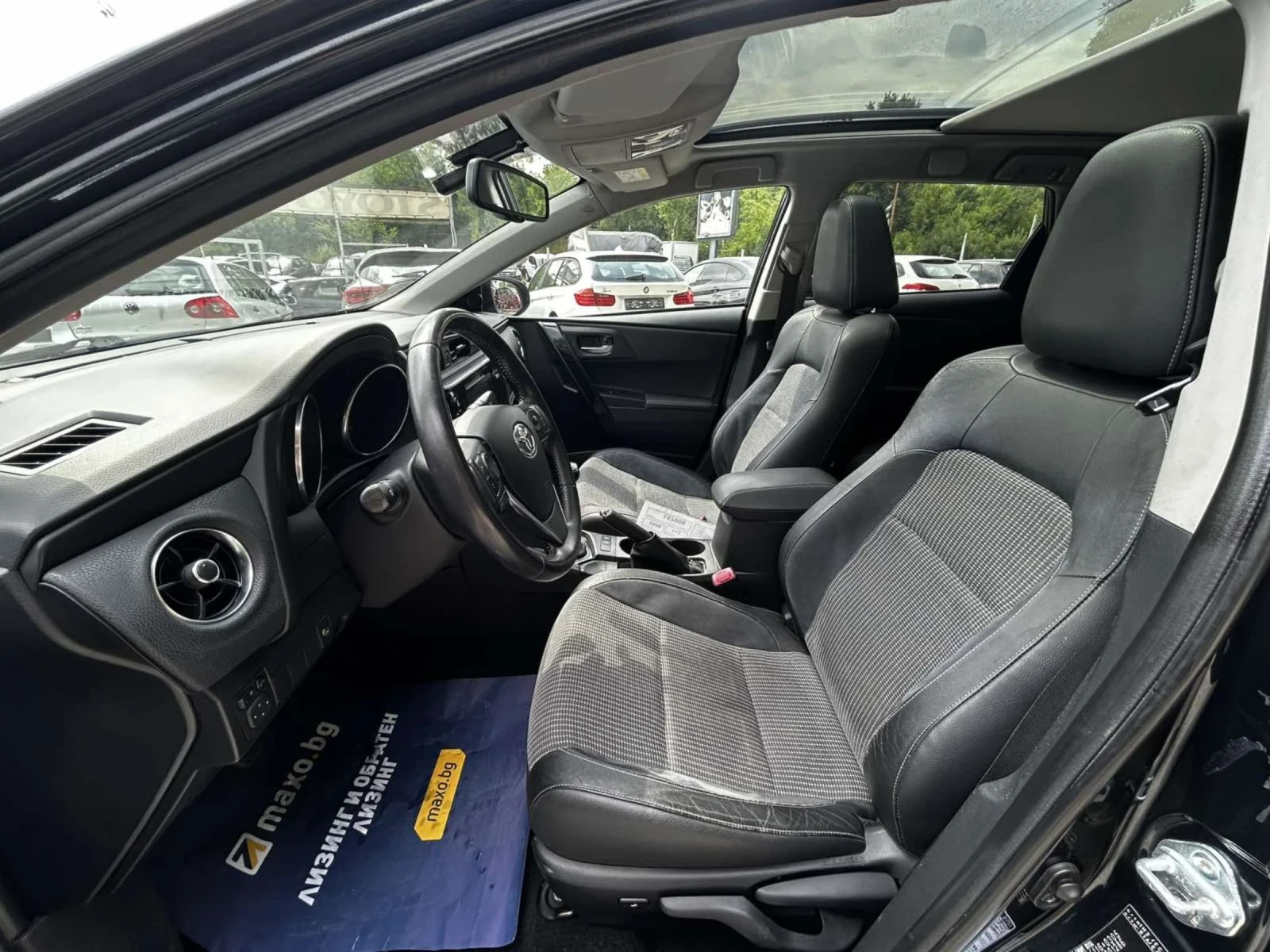Toyota Auris 1.6 D4D, снимка 13 - Автомобили и джипове - 55313756