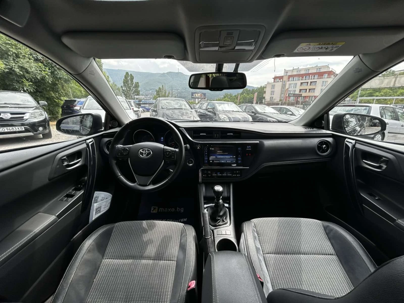 Toyota Auris 1.6 D4D, снимка 10 - Автомобили и джипове - 55313756