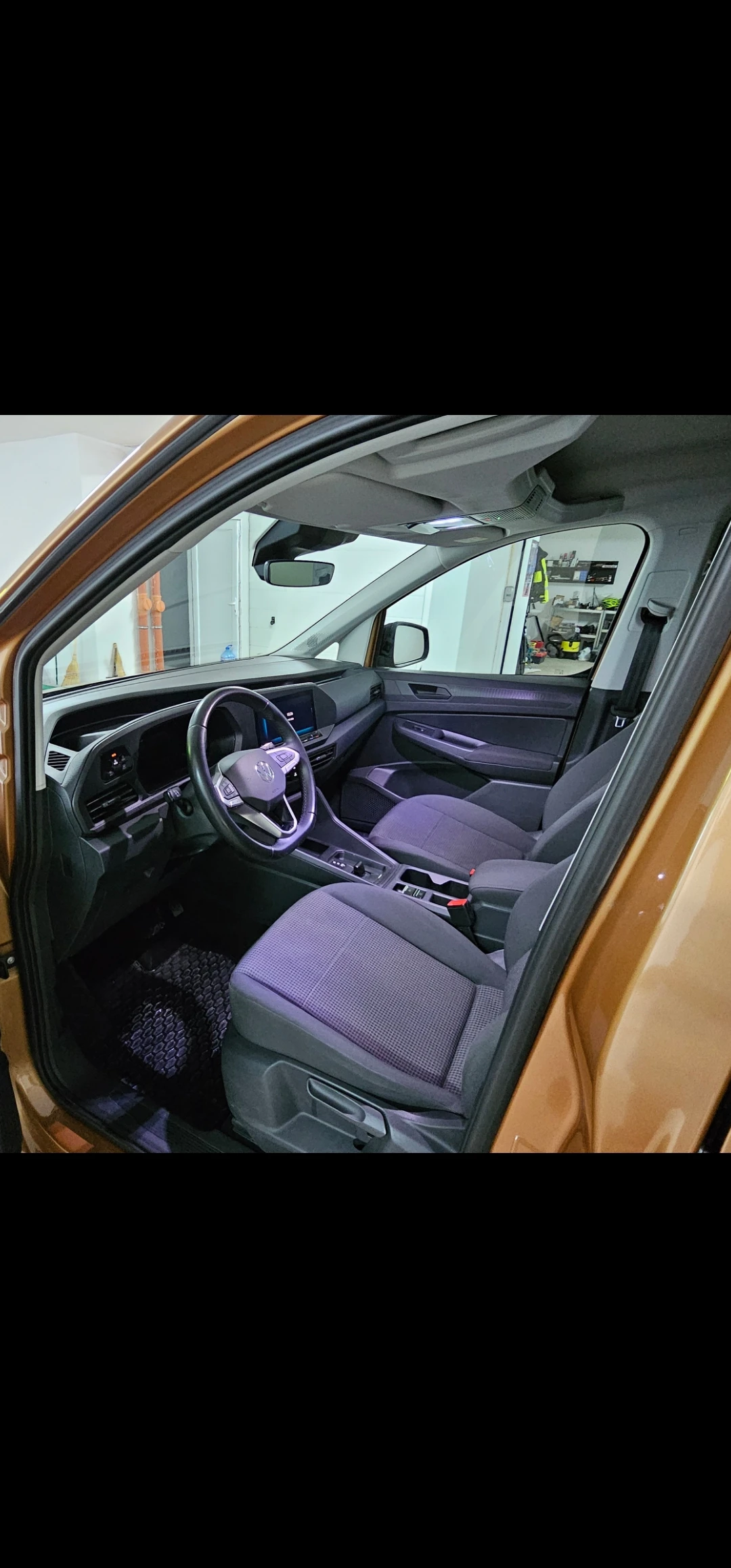 VW Caddy 2.0TDI Nova 19.000км. Гаранция 5год., снимка 8 - Автомобили и джипове - 55321091