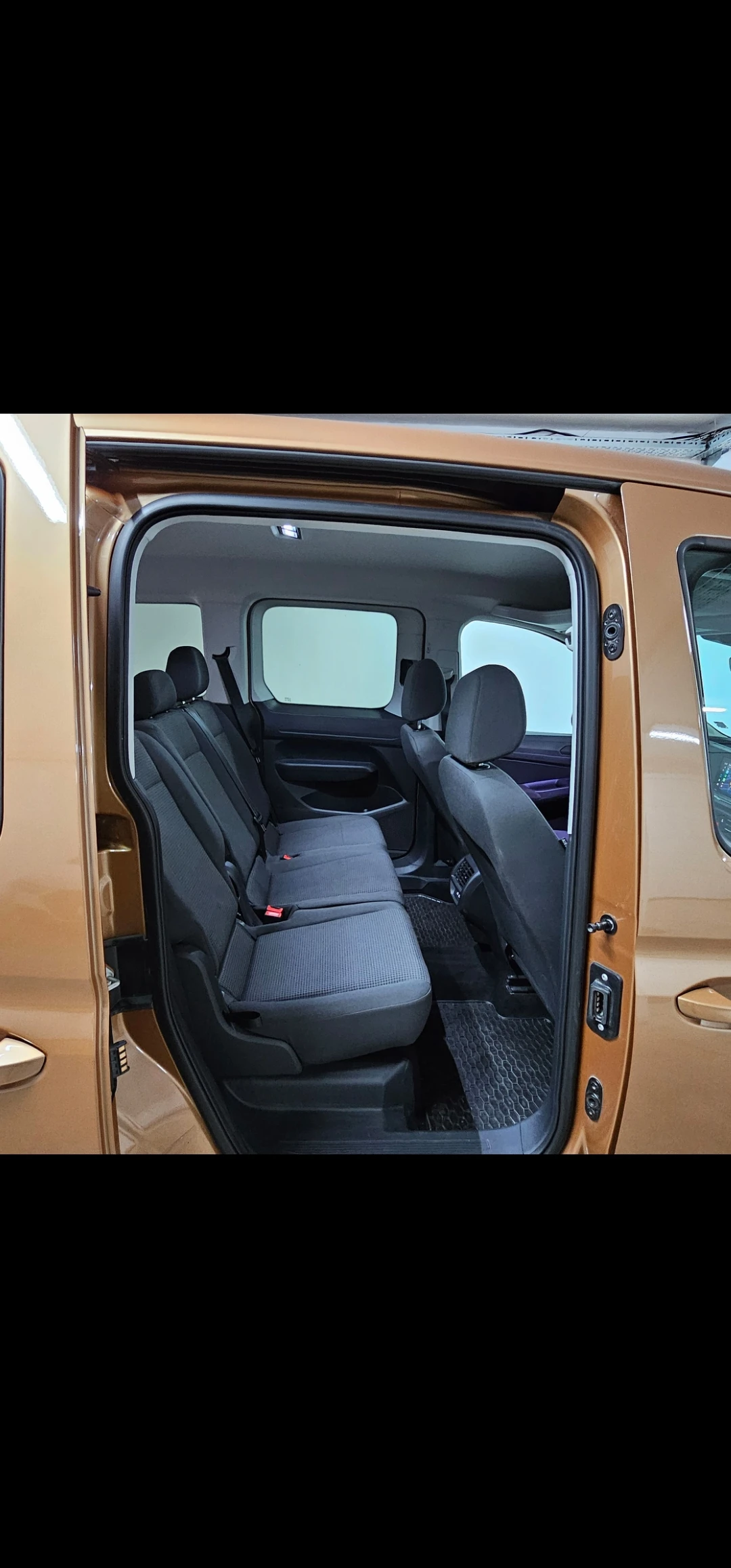 VW Caddy 2.0TDI Nova 19.000км. Гаранция 5год., снимка 11 - Автомобили и джипове - 55321091