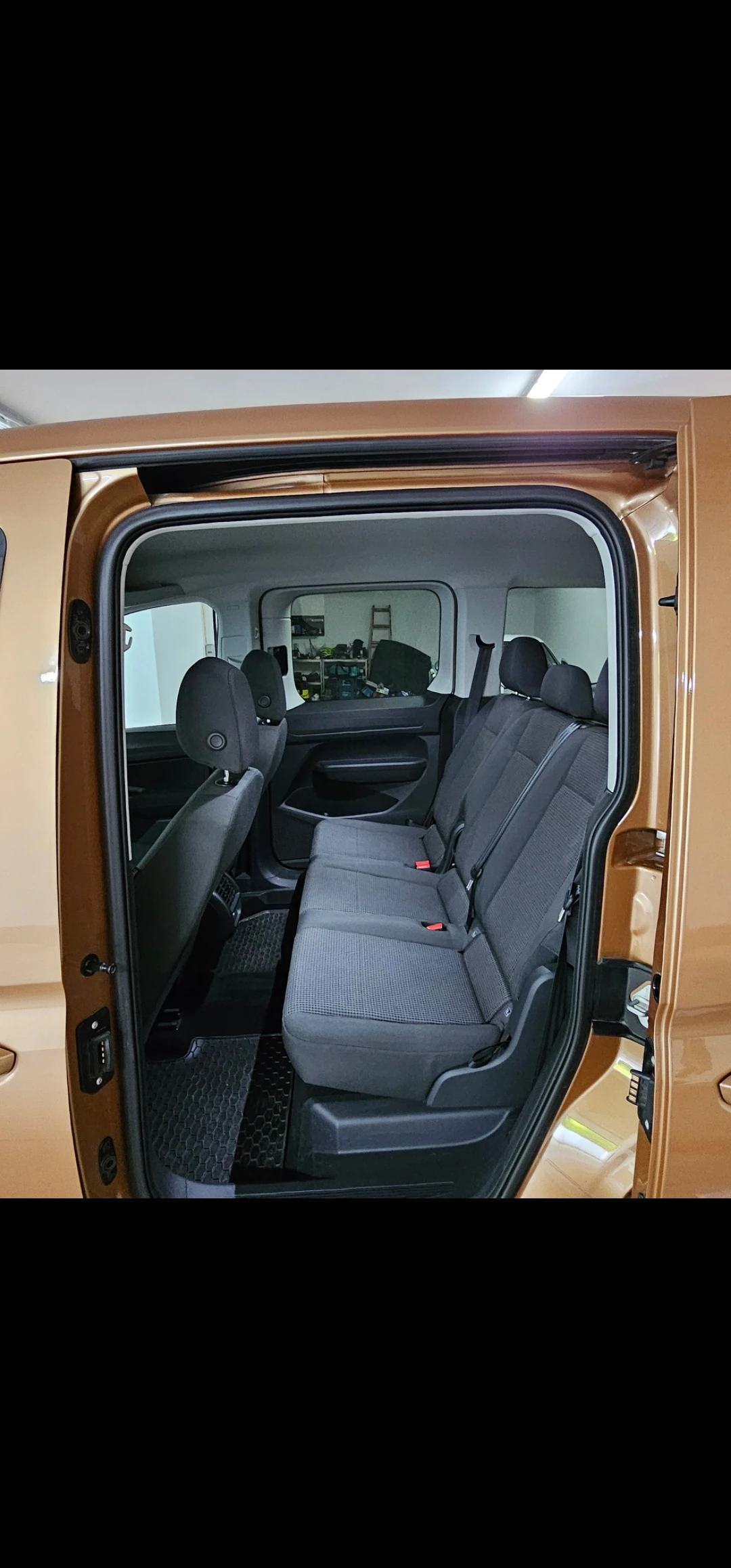 VW Caddy 2.0TDI Nova 19.000км. Гаранция 5год., снимка 9 - Автомобили и джипове - 55321091