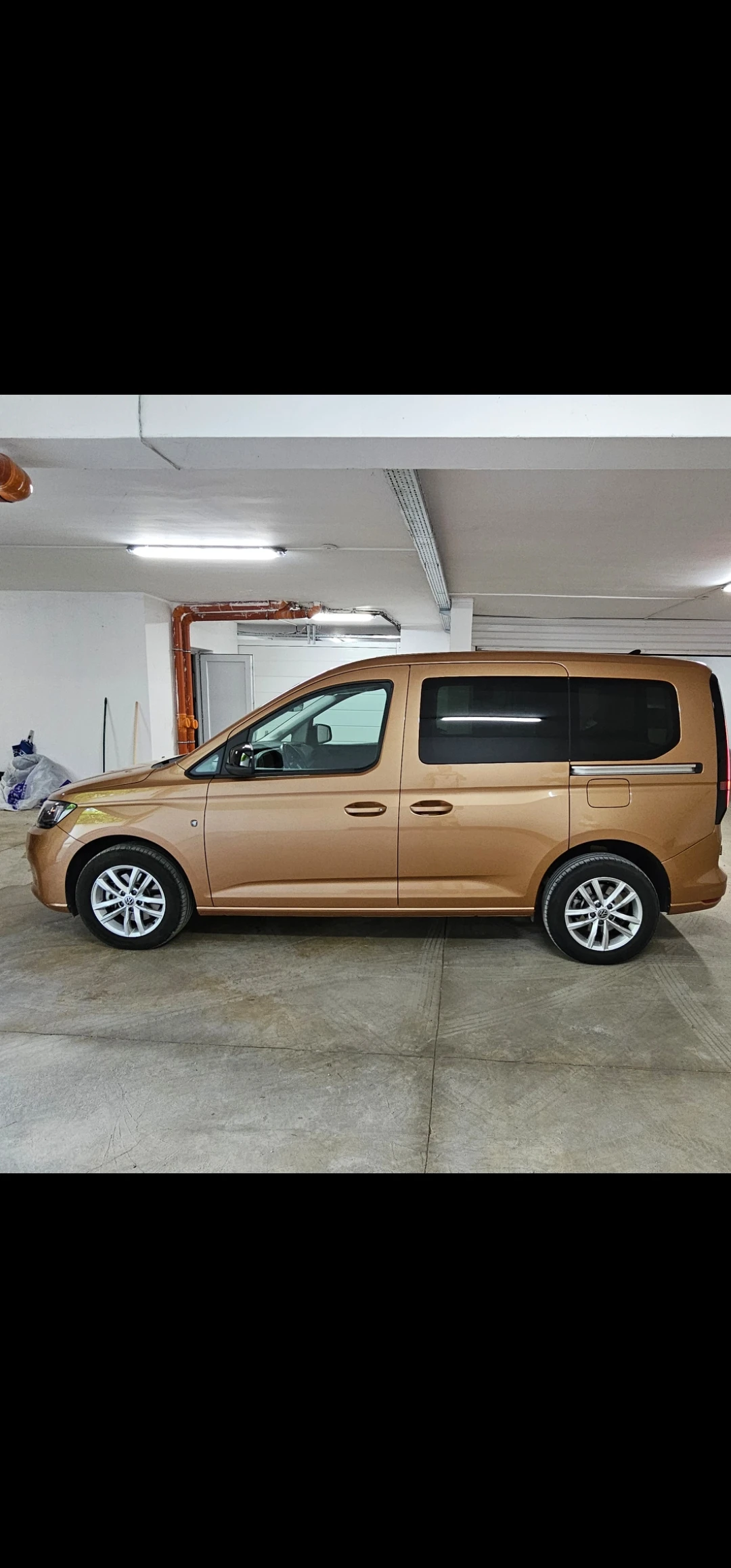 VW Caddy 2.0TDI Nova 19.000км. Гаранция 5год., снимка 2 - Автомобили и джипове - 55321091