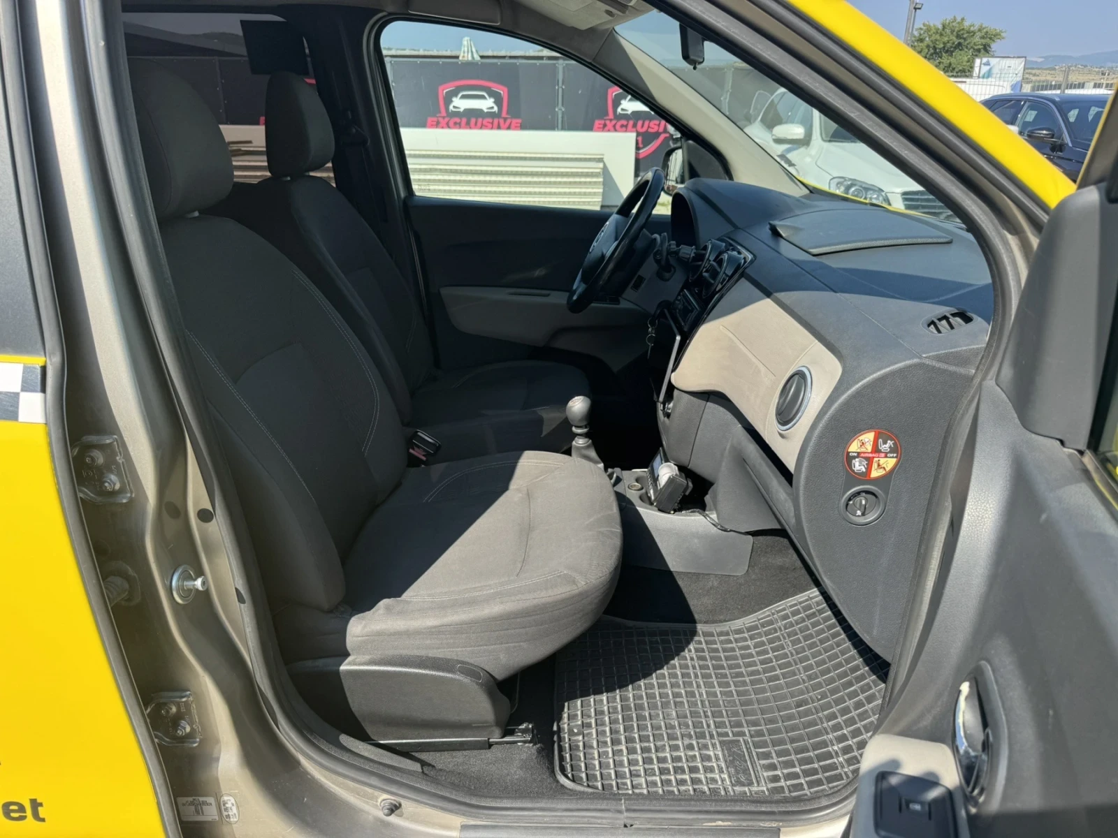 Dacia Lodgy, снимка 10 - Автомобили и джипове - 55344465