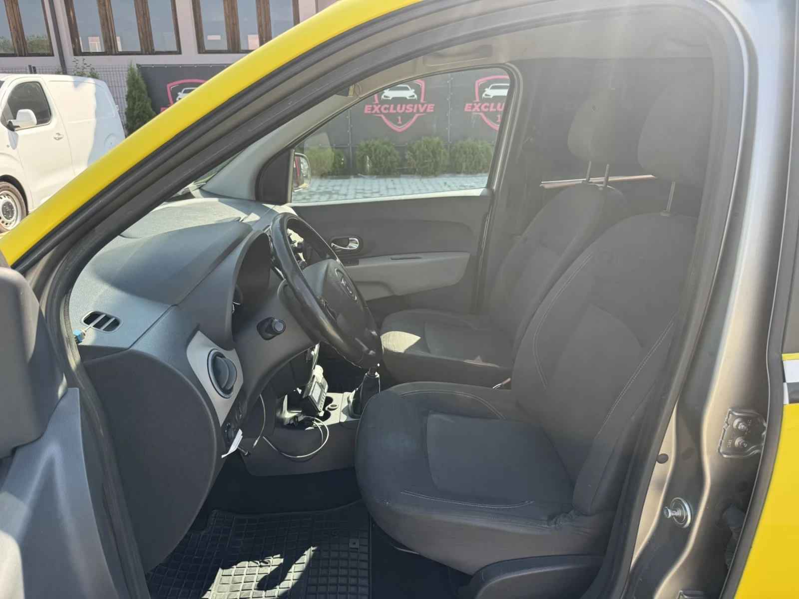 Dacia Lodgy, снимка 8 - Автомобили и джипове - 55344465