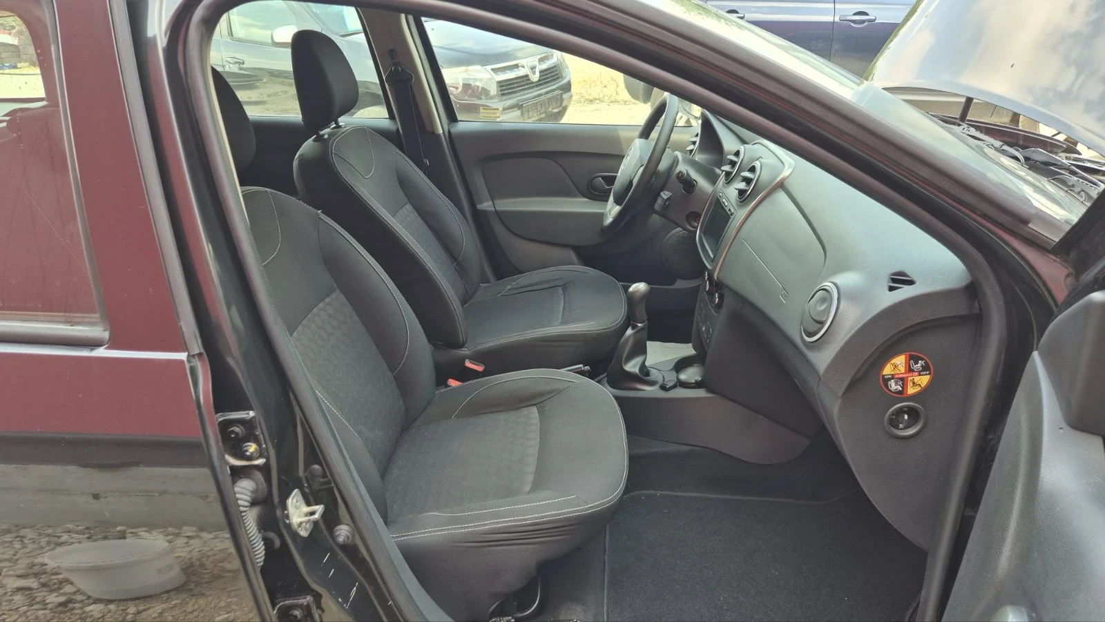 Dacia Logan 1.5 dci 90, снимка 11 - Автомобили и джипове - 55385117