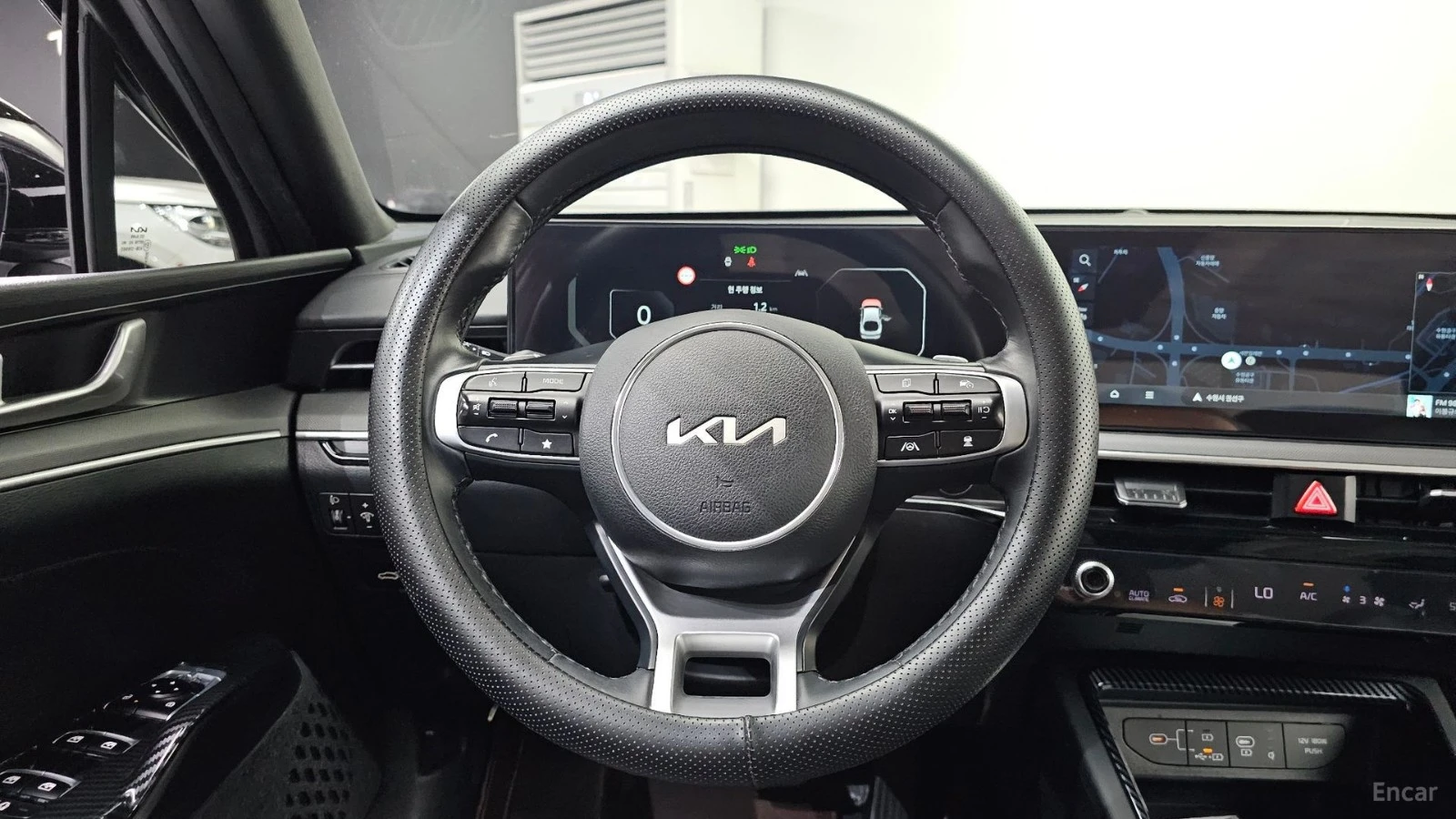 Kia K5 2.0* LPG* DISTRONIC* ПОДГРЕВ* ОБДУХВАНЕ* КАМЕРА* , снимка 6 - Автомобили и джипове - 55465696
