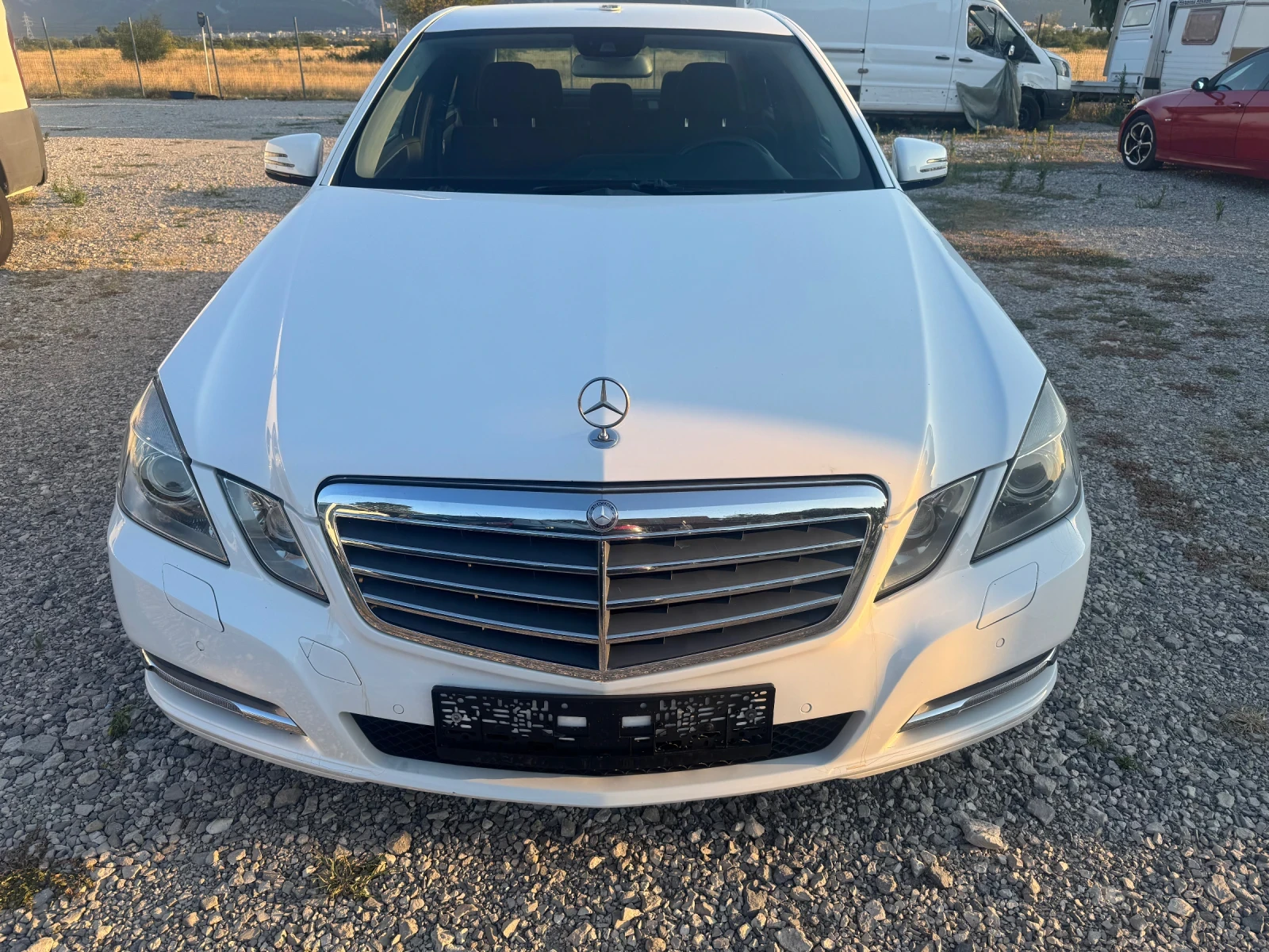 Mercedes-Benz E 200 Скъсана верига, снимка 2 - Автомобили и джипове - 55544186
