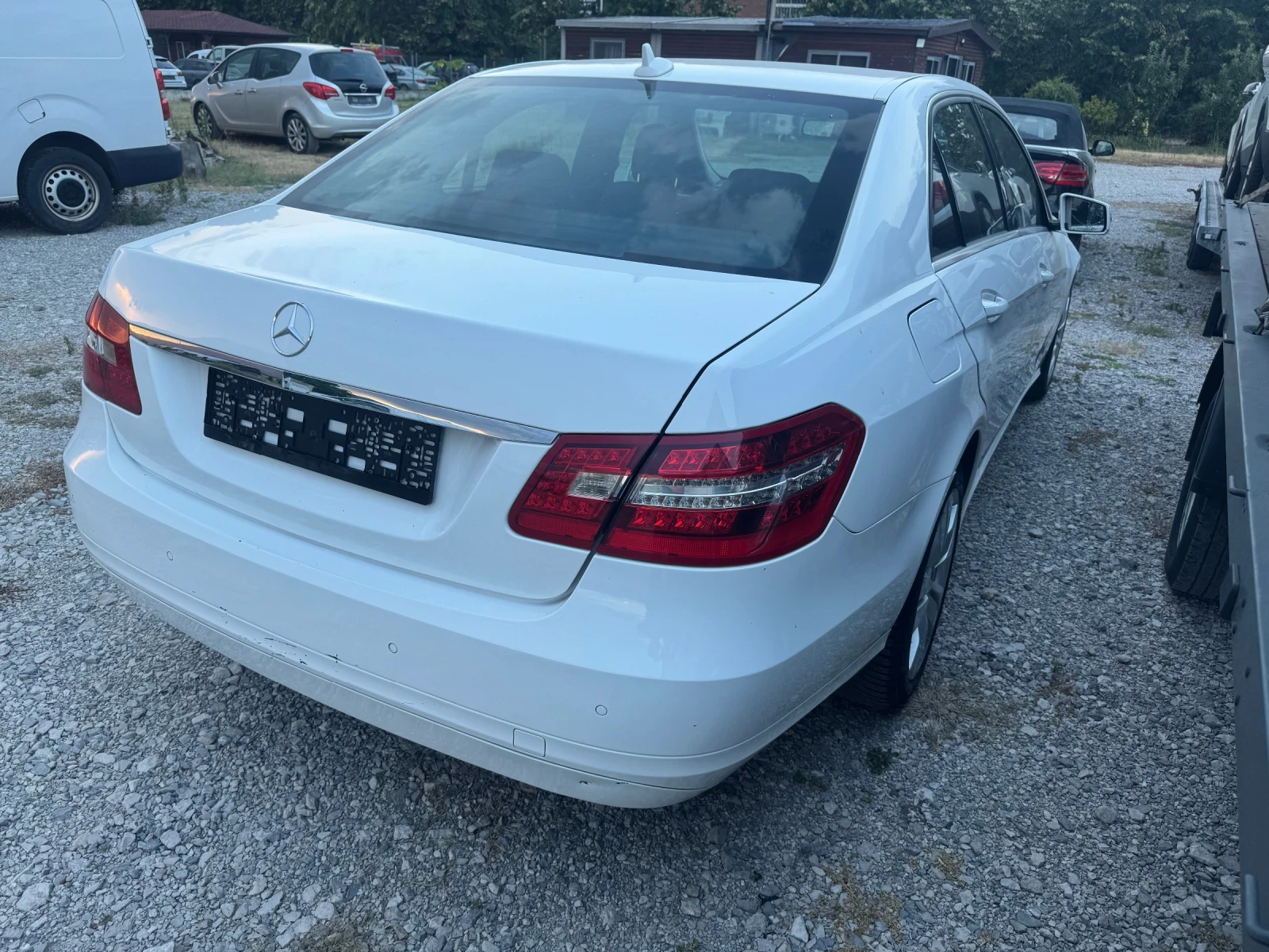 Mercedes-Benz E 200 Скъсана верига, снимка 4 - Автомобили и джипове - 55544186