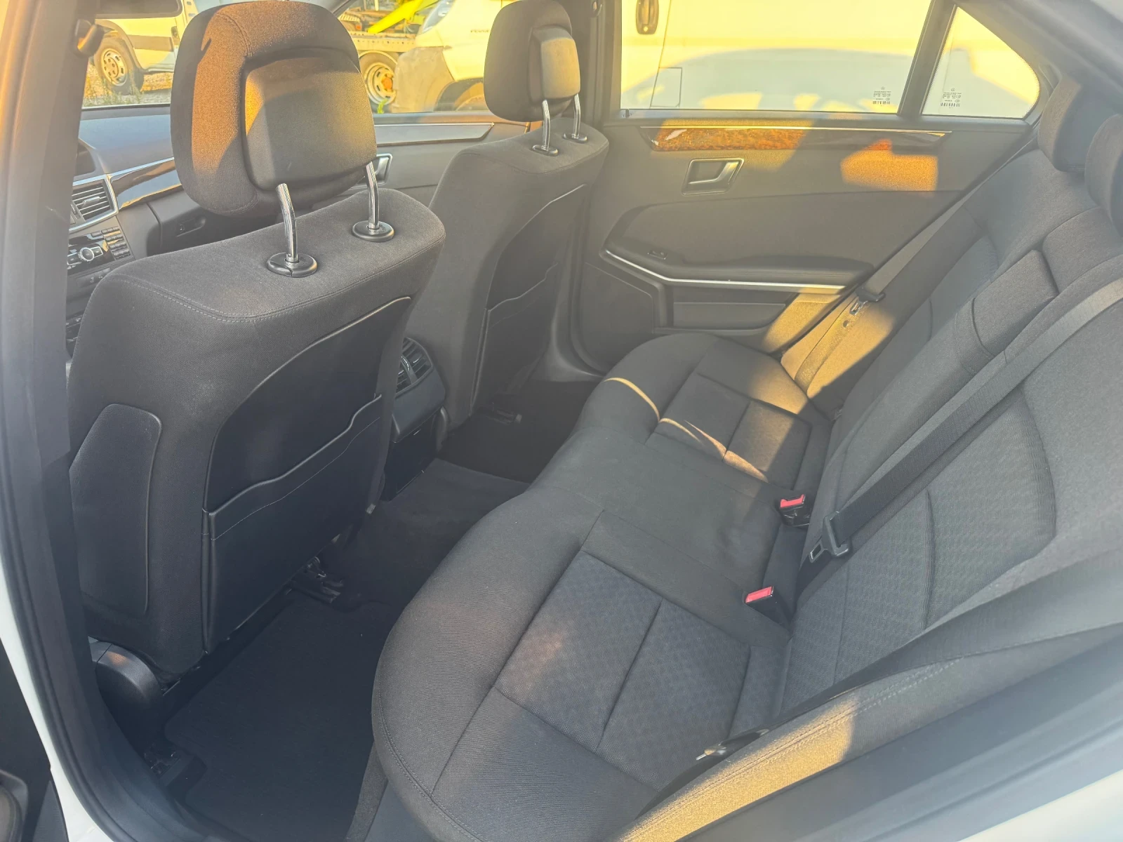 Mercedes-Benz E 200 Скъсана верига, снимка 9 - Автомобили и джипове - 55544186