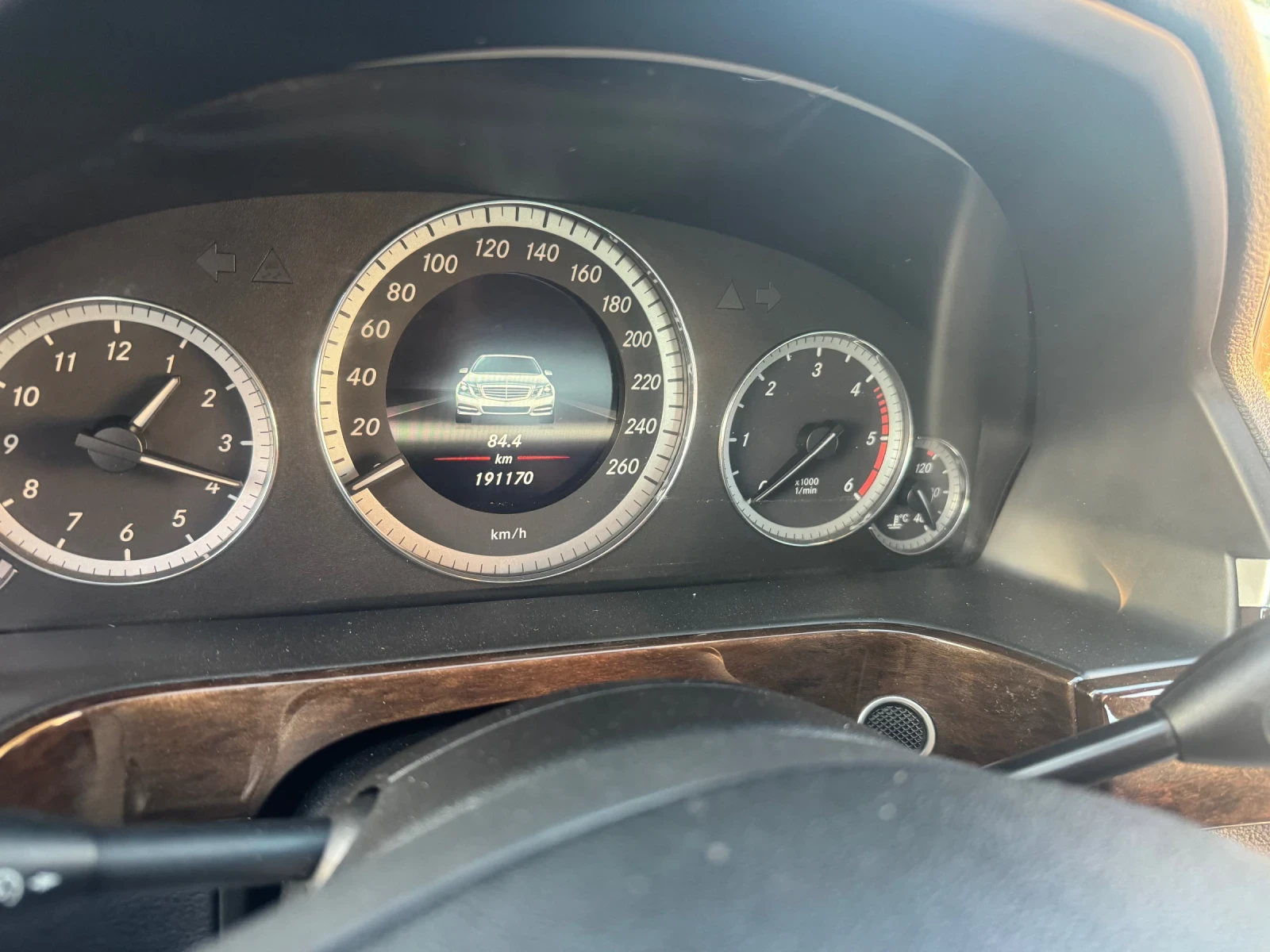 Mercedes-Benz E 200 Скъсана верига, снимка 6 - Автомобили и джипове - 55544186