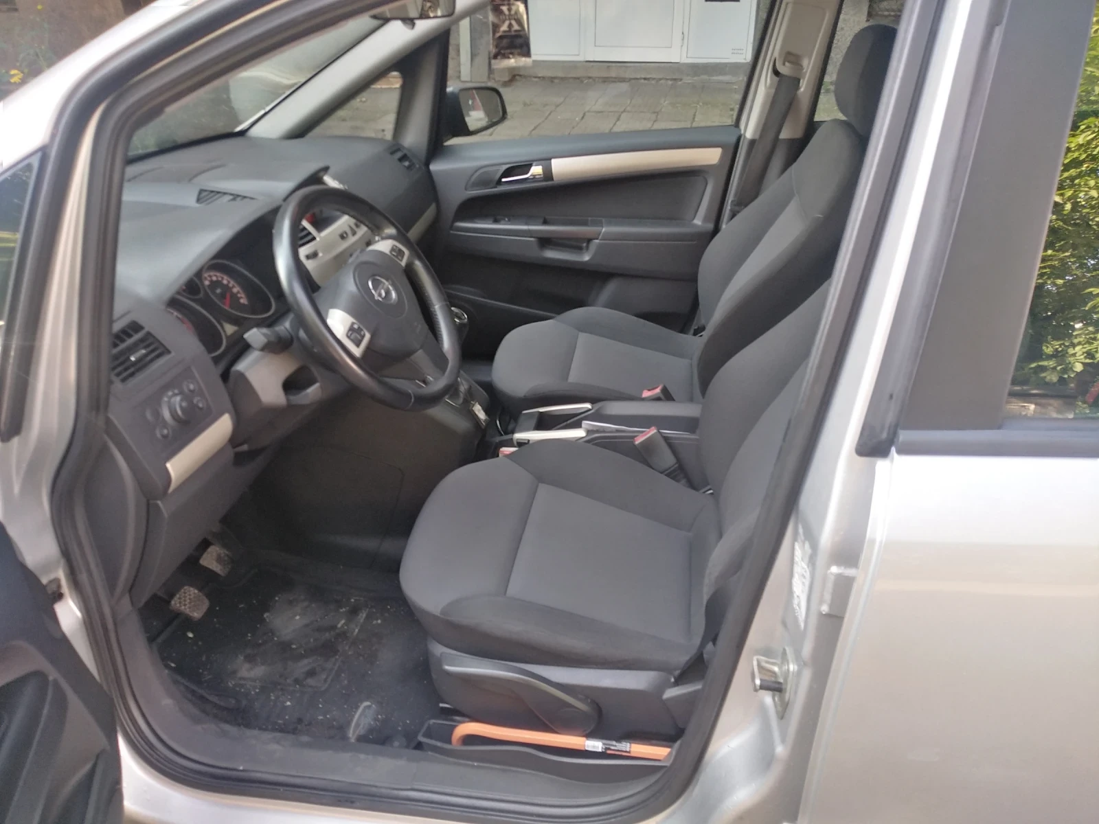 Opel Zafira, снимка 11 - Автомобили и джипове - 56518991