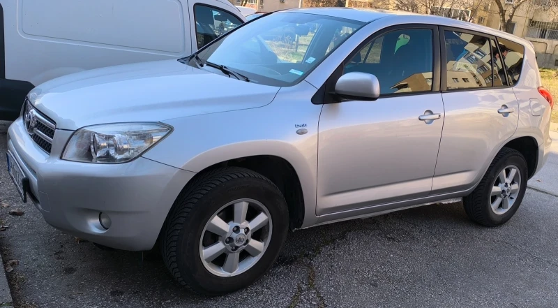 Toyota Rav4 D4D, снимка 3 - Автомобили и джипове - 49029226