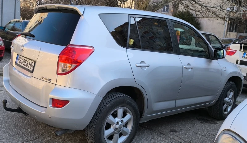 Toyota Rav4 D4D, снимка 4 - Автомобили и джипове - 49029226