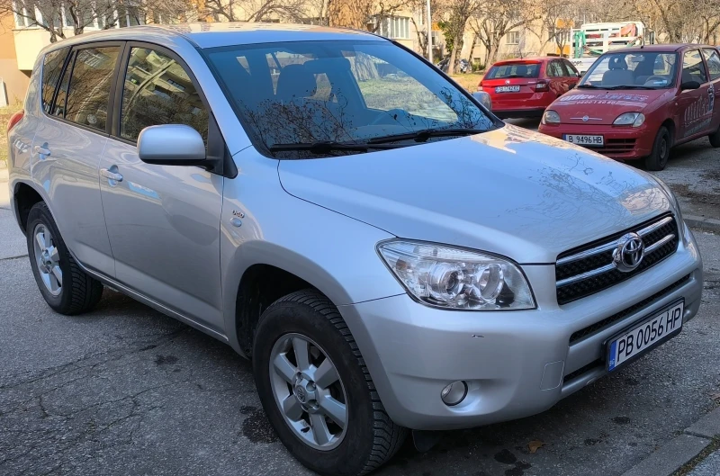 Toyota Rav4 D4D, снимка 2 - Автомобили и джипове - 49029226