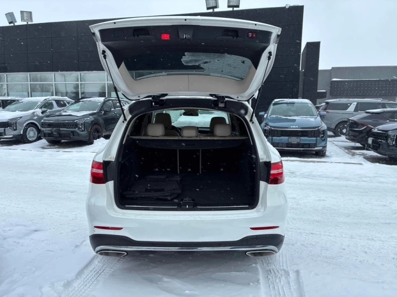 Mercedes-Benz GLC * 300 * CARFAX * ЦЕНА ДО БГ, снимка 12 - Автомобили и джипове - 53306000