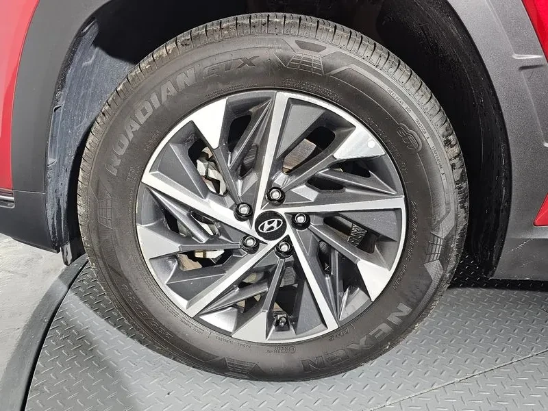 Hyundai Tucson 1.6 Hybrid - САМО 30% АВАНС, снимка 4 - Автомобили и джипове - 55991569