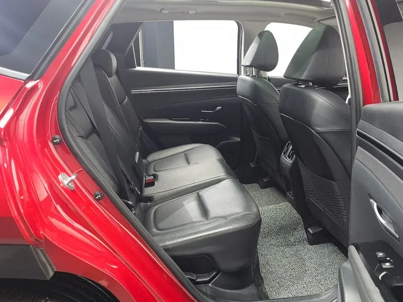 Hyundai Tucson 1.6 Hybrid - САМО 30% АВАНС, снимка 11 - Автомобили и джипове - 55991569