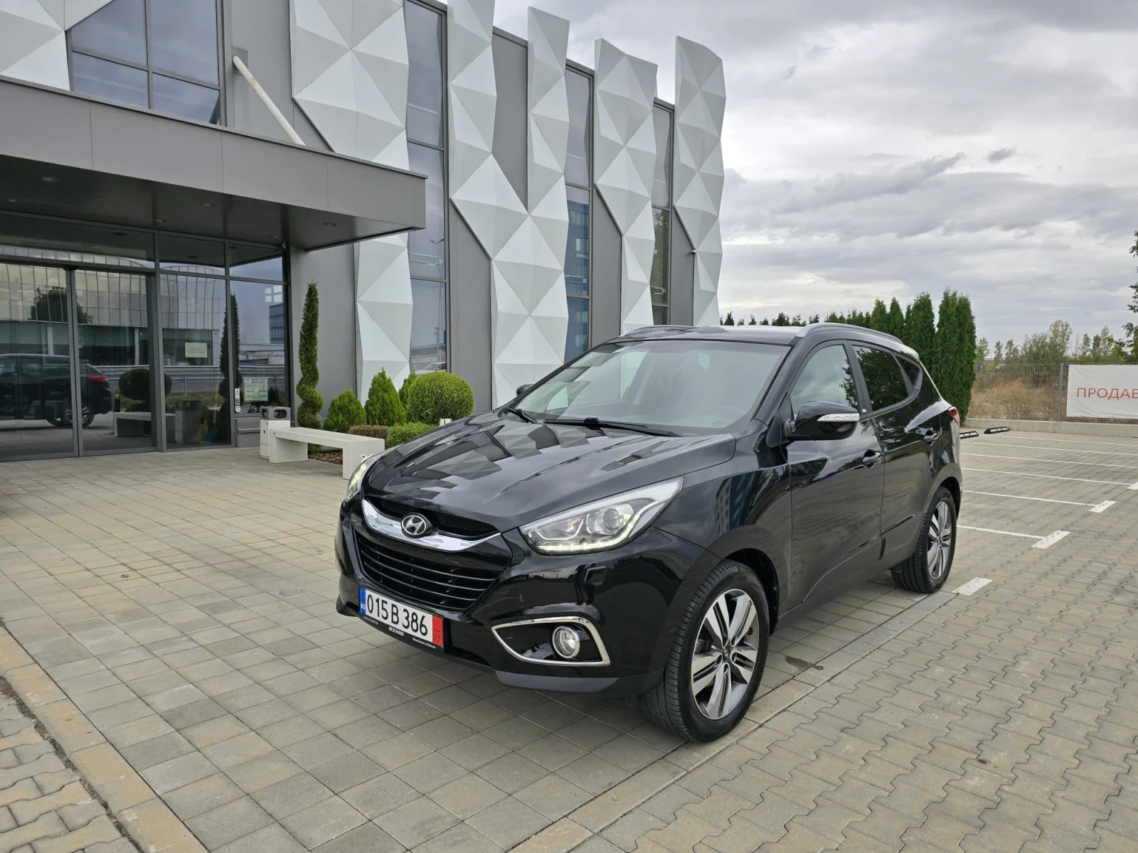 Hyundai IX35 2.0i 166к.с. FACELIFT/Автомат/Навигация/Перфектна - изображение 5