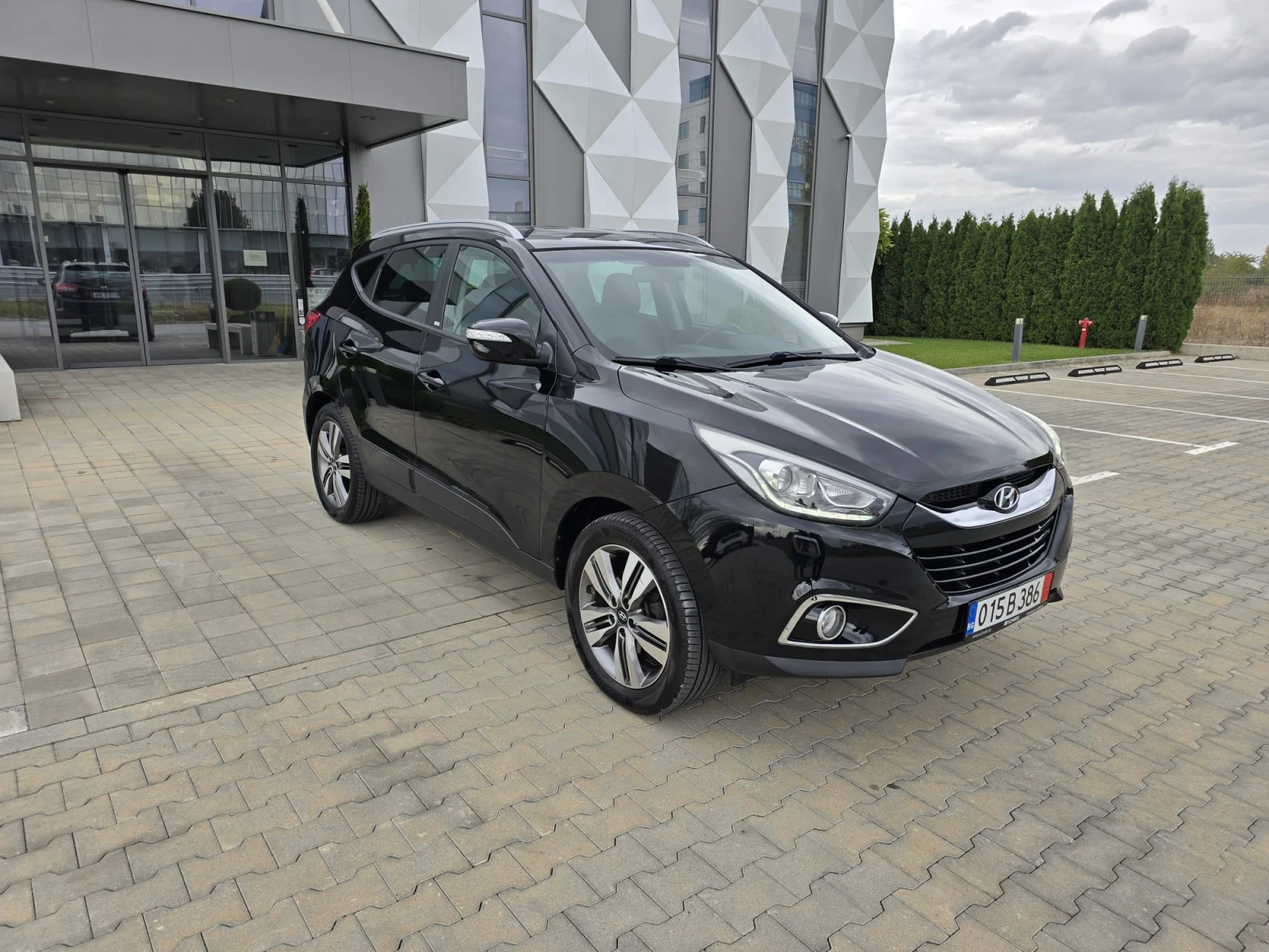 Hyundai IX35 2.0i 166к.с. FACELIFT/Автомат/Навигация/Перфектна - изображение 3